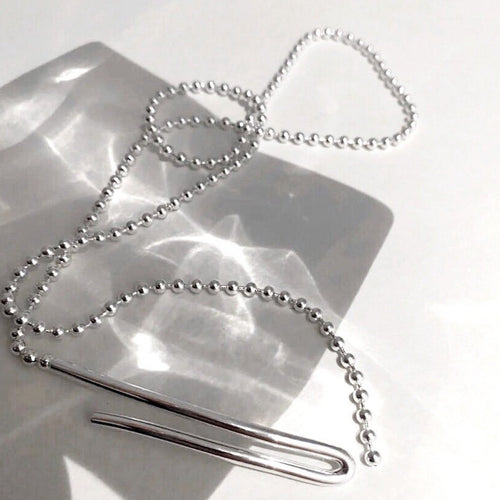 Trendy zilveren ball chain ketting, het perfecte accessoire voor een moderne look en te combineren met elke outfit.