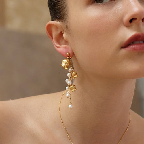 Lelietje-van-dalen asymmetrische pareldruppeloorbellen - Vintage geïnspireerd Muguet Flower Design-goud en zilver