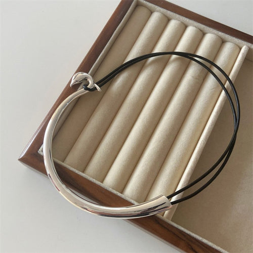 zilveren ketting met leren koord