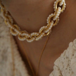 Elegante parelketting met tijdloze charme